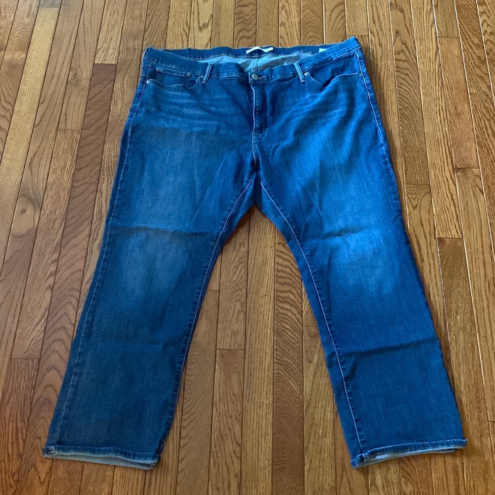 Women’s Levi’s 314 shaping